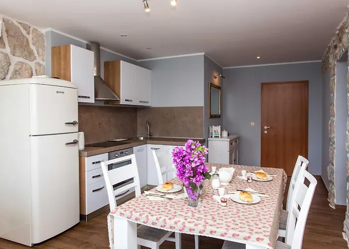 Mirjana - One Bedroom With Terrace And Sea View Palma Apartment