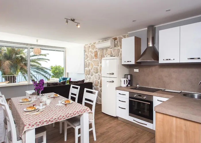 Apartment Mirjana - One Bedroom With Terrace And Sea View Palma Mlini