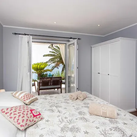 Апартаменты Mirjana - One Bedroom With Terrace And Sea View Palma Млини