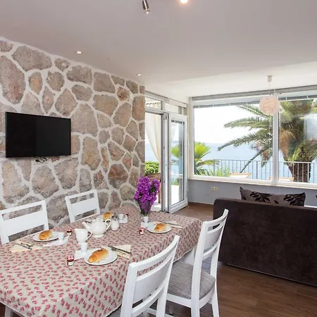 Апартаменты Mirjana - One Bedroom With Terrace And Sea View Palma